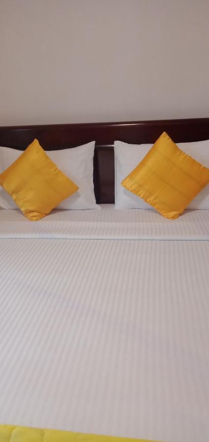 Bed and Breakfast The Train View Nuwara Eliya Exterior foto