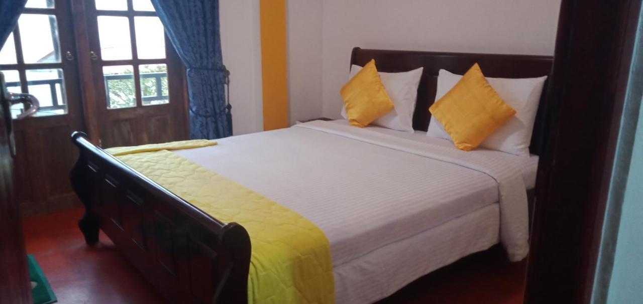 Bed and Breakfast The Train View Nuwara Eliya Exterior foto