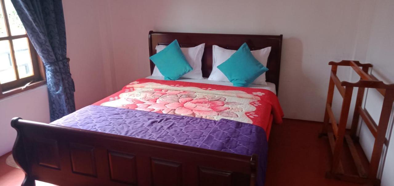 Bed and Breakfast The Train View Nuwara Eliya Exterior foto