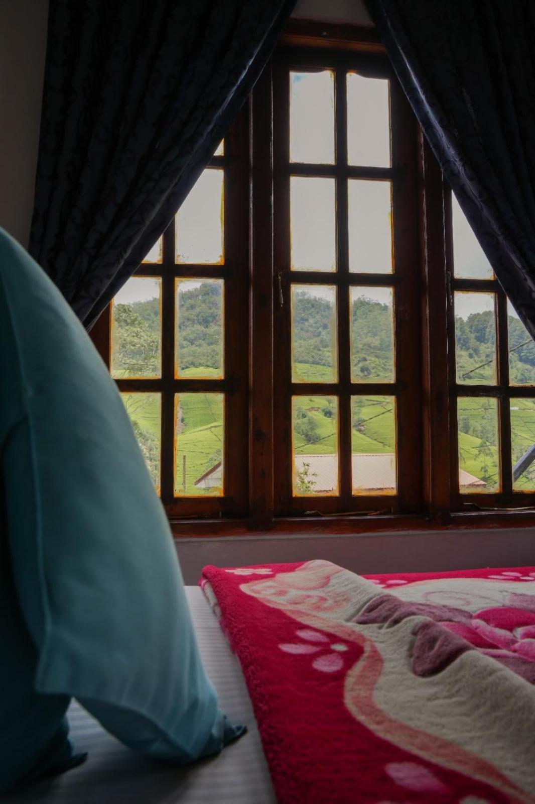 Bed and Breakfast The Train View Nuwara Eliya Exterior foto