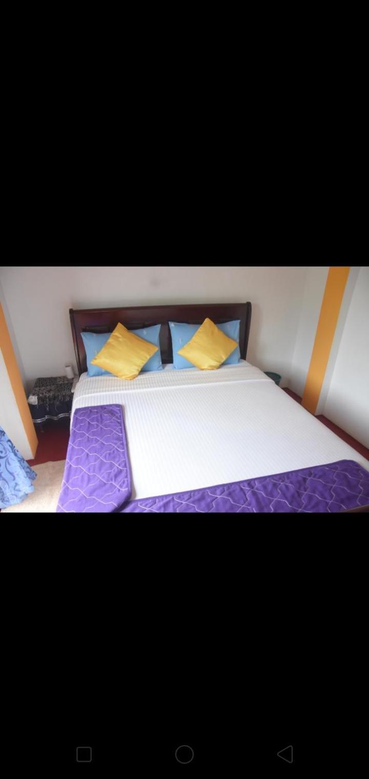 Bed and Breakfast The Train View Nuwara Eliya Exterior foto