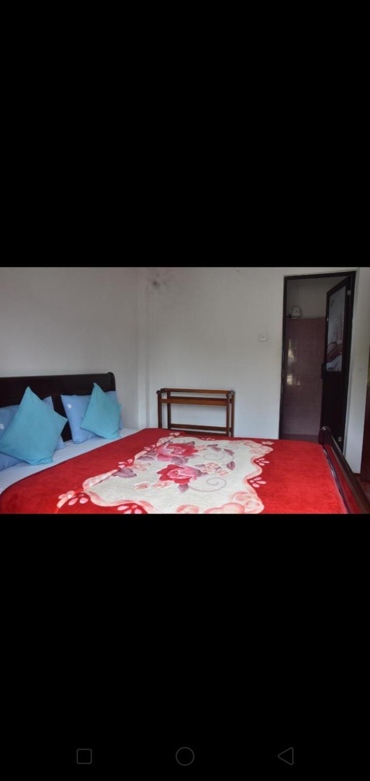Bed and Breakfast The Train View Nuwara Eliya Exterior foto