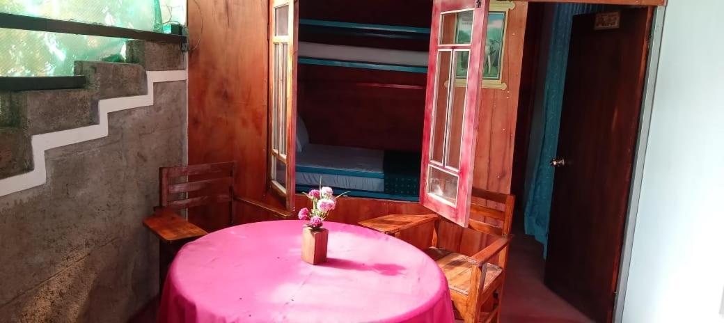 Bed and Breakfast The Train View Nuwara Eliya Exterior foto