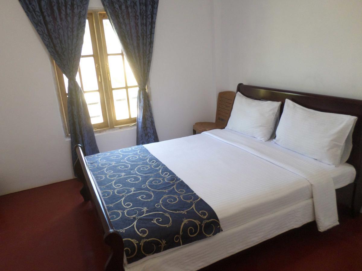 Bed and Breakfast The Train View Nuwara Eliya Exterior foto